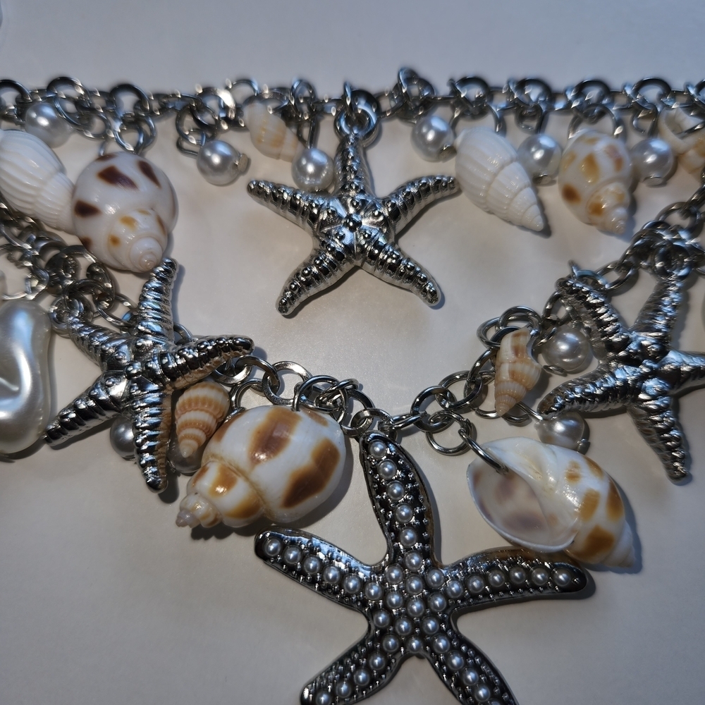 Paparazzi Silver and Cream Starfish Necklace Set - Picture 3 of 6